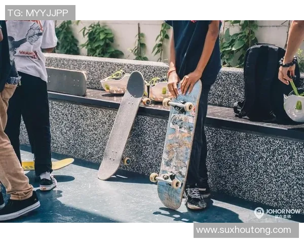 黄强独家分享滑板技巧与心得体会让你轻松掌握滑板运动的乐趣与挑战
