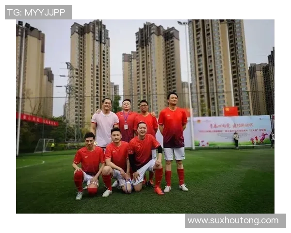 成都足球队荣登足球团队协作排行榜第二名展现卓越团队精神 成都足球队荣登足球团队协作排行榜第二名展现卓越团队精神